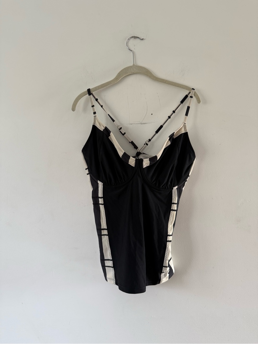 Athleta Tankini Top Black White Underwire Swim Suit Top 40DD